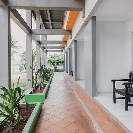 Reddoorz Plus Near Pelabuhan Merak Cilegon Exterior photo