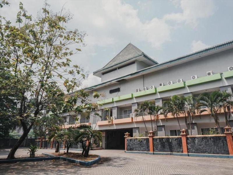 Reddoorz Plus Near Pelabuhan Merak Cilegon Exterior photo