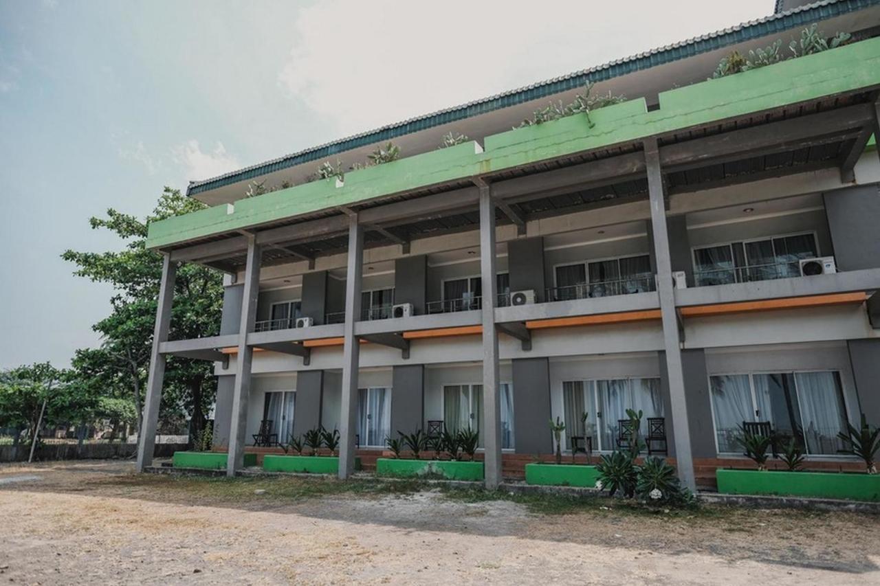 Reddoorz Plus Near Pelabuhan Merak Cilegon Exterior photo